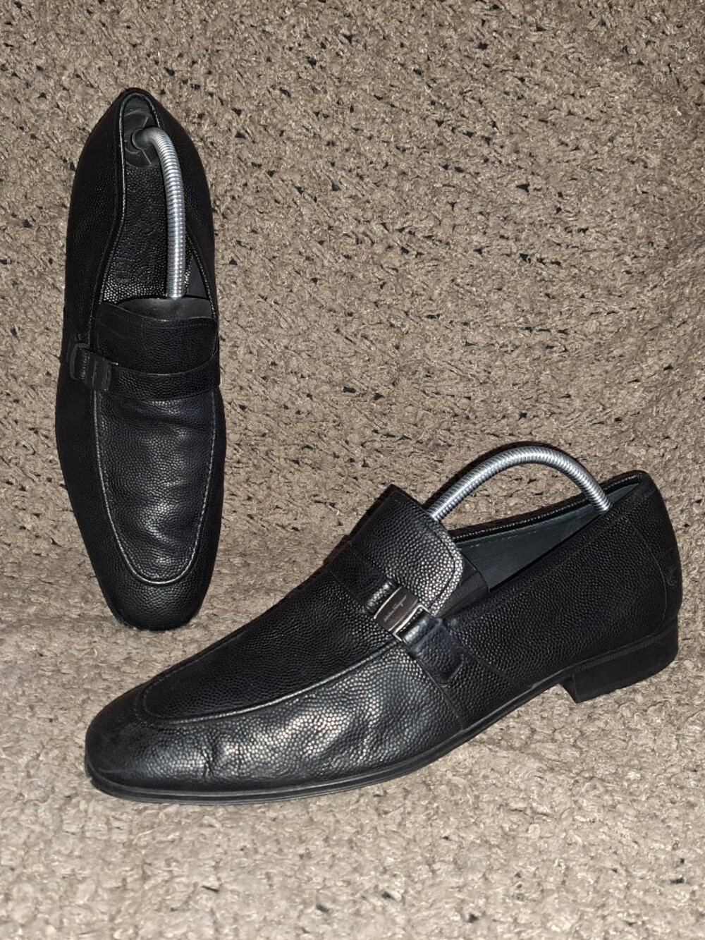 SALVATORE FERRAGAMO-Pinot-Black Pebbled Leather-Side Buckle Loafers-Sz 12-EX